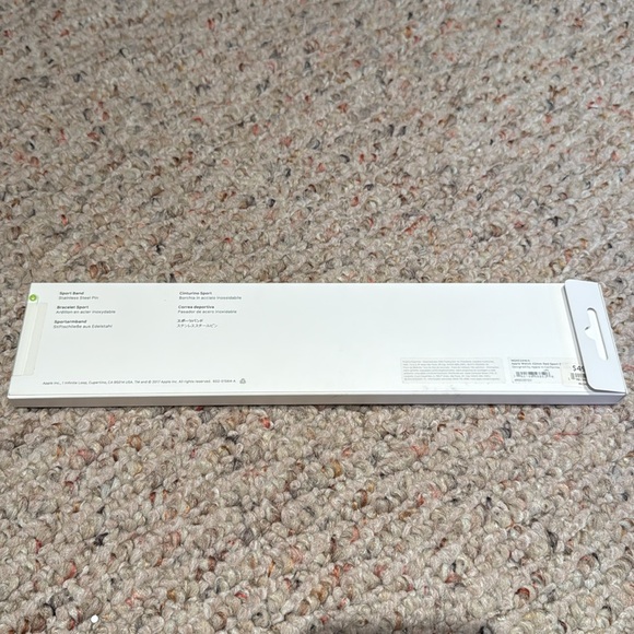 MQXE2AM/A
Apple Watch 42mm Red Sport Band Project Red - Picture 2 of 4